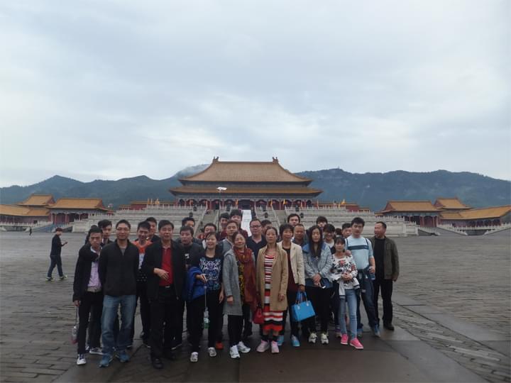 2015-11月，韋柏公司組織橫店旅游